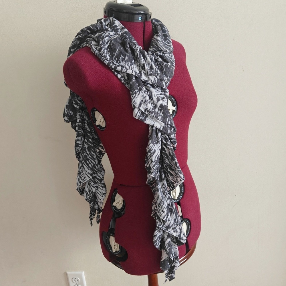New hapi by hapiru Black White Ruffled Ruched Scarf Made in USA  Bohemian Y2K